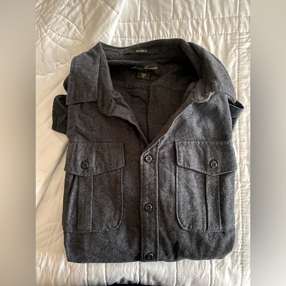 Men’s long sleeve gray shirt